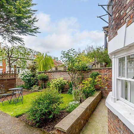 The Bolthole Apartamento Whitby Exterior foto